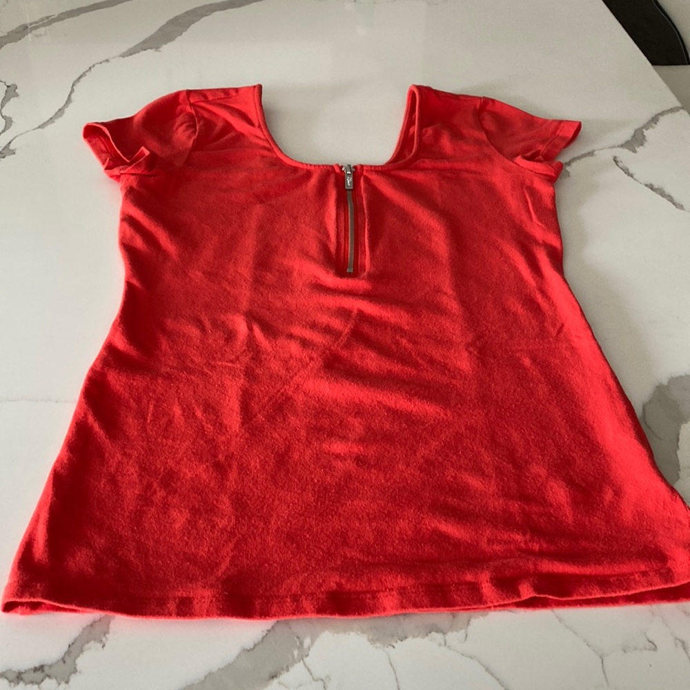 Guess tshirts